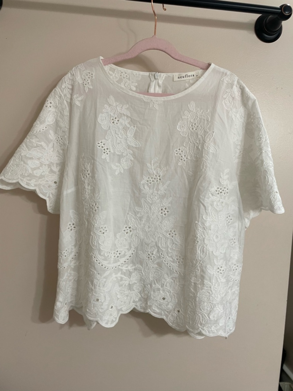 Neuflora White Embroidered Eyelet Short Sleeve Blouse